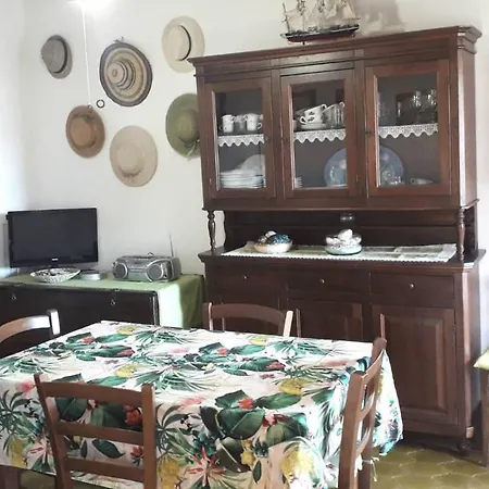 Feriehus Porto Ottiolu, Rose Trilo, A Due Passi Da Spiaggia