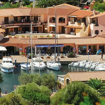 Feriehus Porto Ottiolu, Rose Trilo, A Due Passi Da Spiaggia